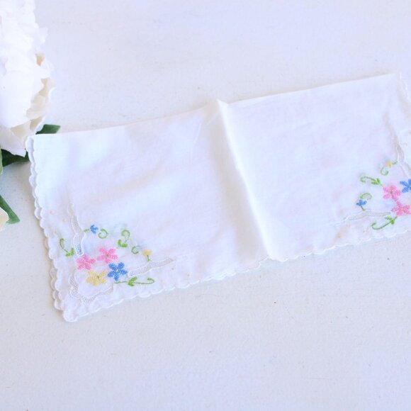 Vintage Handkerchief, Pink Blue and Yellow Flower Embroidery on White Cotton - Picture 4 of 10